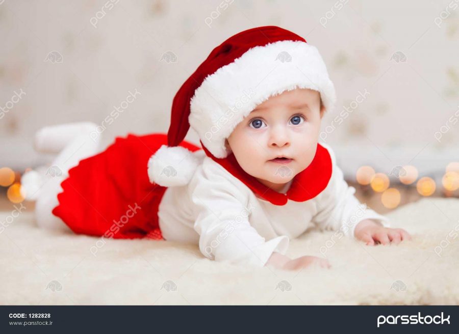 بچه های ناز در لباس بابا نوئل 39 s کمی کمکی عکس 1282828 : پارس استاک - شاتر استوک پارسی
